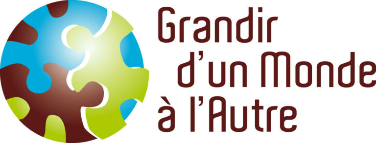 Grandir d’un monde à l’autre